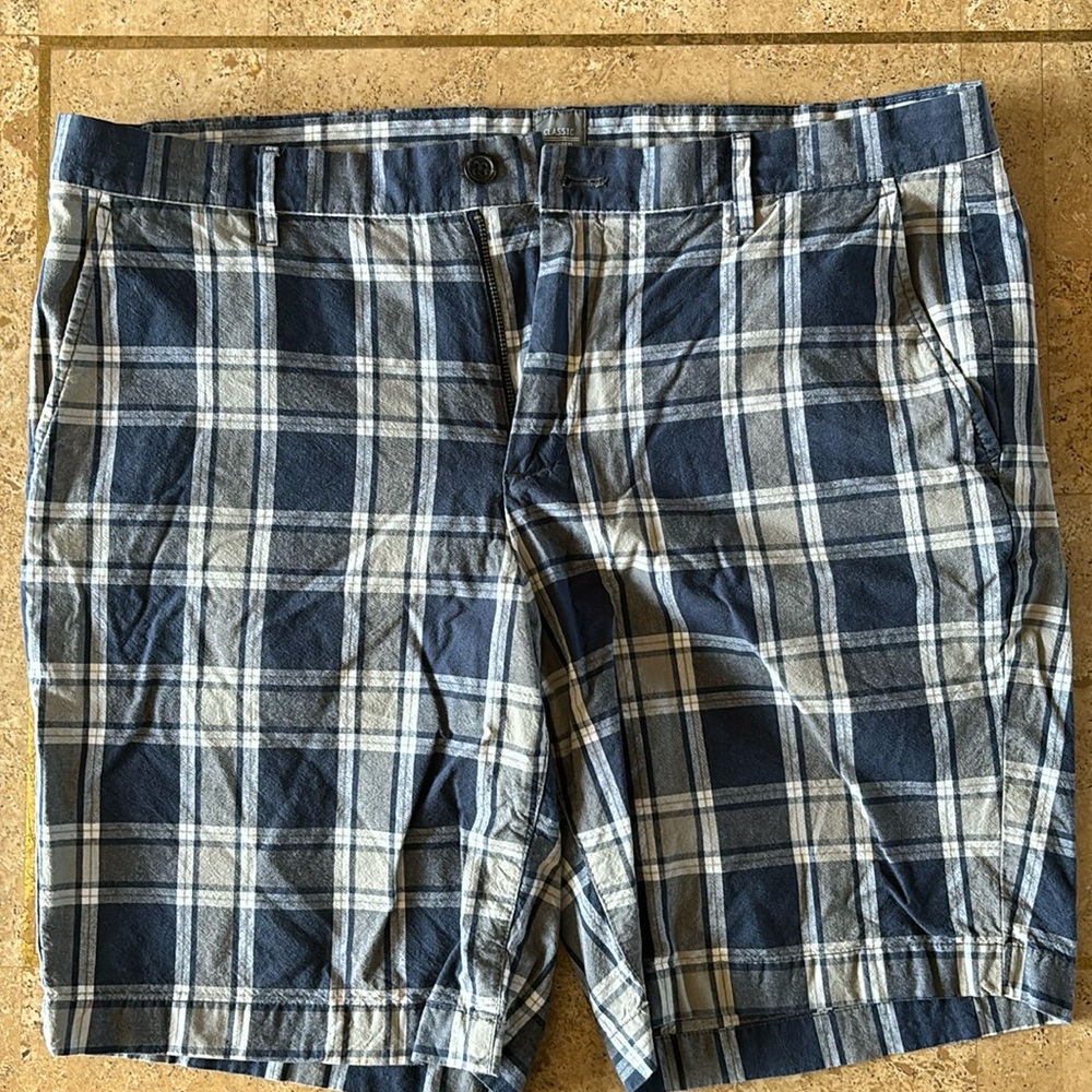 Men’s size 38 shorts